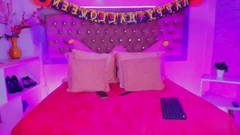 neko  online show from October 6, 8:57 pm