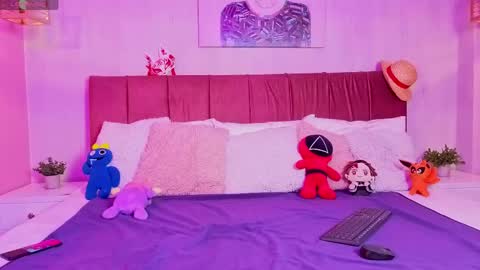 Emma online show from April 16, 7:13 pm