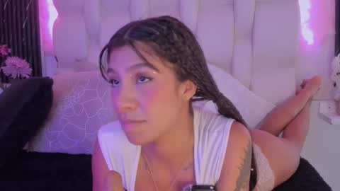 emmaa00_ online show from March 28, 6:18 pm