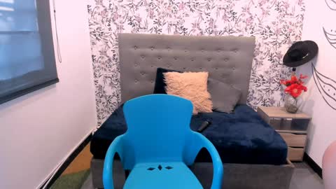 Emma Evans online show from January 18, 11:54 am