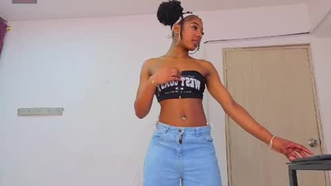 emmaalennox online show from April 11, 6:11 pm