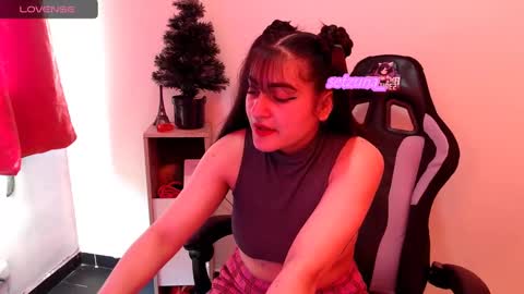 Snapshot of emmaamartinez chatting on December 8, 8:15 pm modelo independente online show from December 8, 8:15 pm