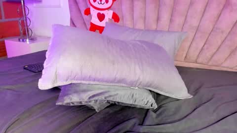 emma becket online show from February 14, 12:45 am