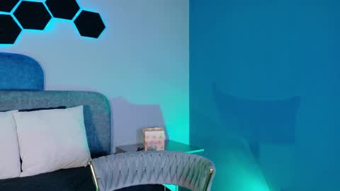 Emma online show from April 1, 1:41 pm