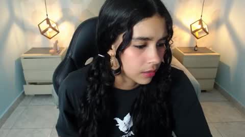    online show from November 14, 9:15 pm