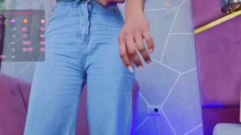 Snapshot of emmacortez chatting on September 12, 1:29 pm emma cortez online show from September 12, 1:29 pm