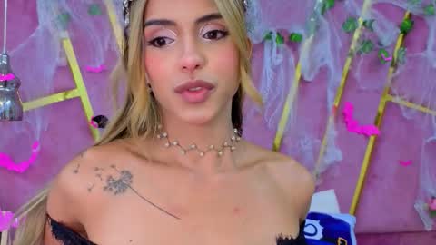 Snapshot of emmacortez chatting on October 18, 1:36 pm emma cortez online show from October 18, 1:36 pm