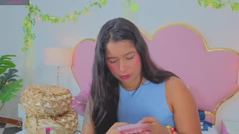 Snapshot of emmacrush chatting on September 8, 10:42 pm Welcome Im yosein Your love is my passion activate it with your tips and enjoy with me online show from September 8, 10:42 pm