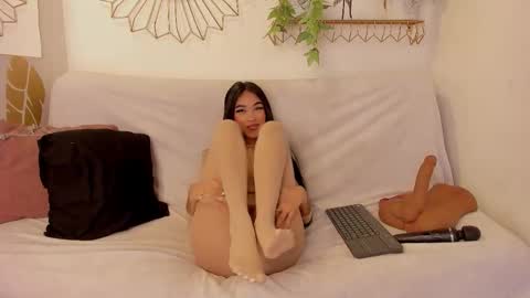 Emma Duque online show from October 30, 8:21 pm