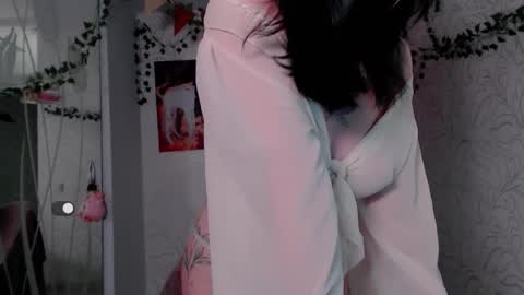 Emma online show from October 9, 2:32 pm