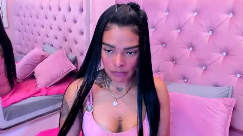 emmaebony_ online show from September 22, 12:03 pm