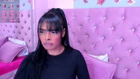 emmaebony_ online show from September 30, 12:00 pm