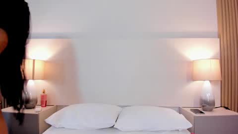 emmaespencer  online show from March 19, 11:36 am