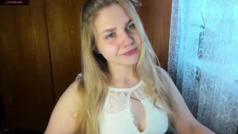 Snapshot of emmafrizea chatting on November 1, 12:20 pm Hello Im newMake me cumPVT 12tk for min ALL INCLUSIVE online show from November 1, 12:20 pm