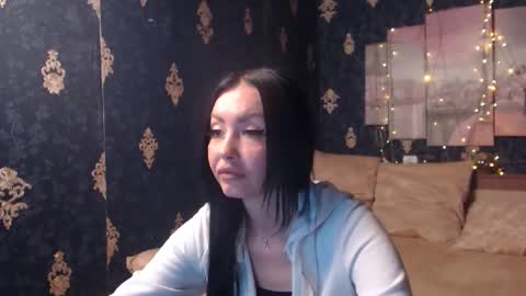 EmmaGoldX online show from November 6, 9:37 am