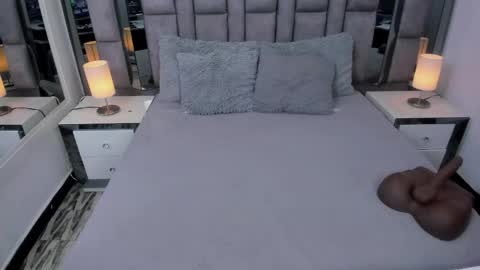 Snapshot of emmahill1 chatting on September 28, 11:48 am EMMA HILL online show from September 28, 11:48 am