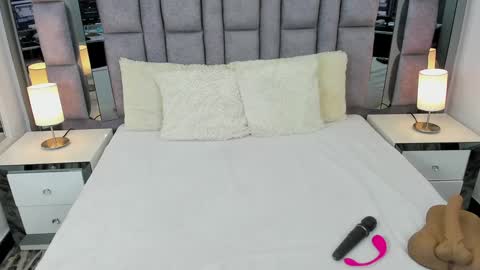 EMMA HILL online show from January 29, 7:11 pm