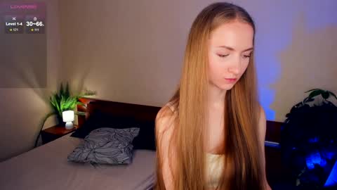 Snapshot of emmalaflame chatting on December 11, 8:28 pm Emma day Wendy night online show from December 11, 8:28 pm