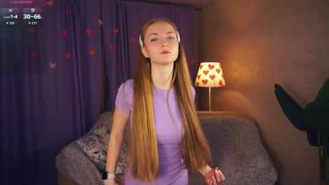 Snapshot of emmalaflame chatting on February 16, 8:22 pm Emma day Wendy night online show from February 16, 8:22 pm