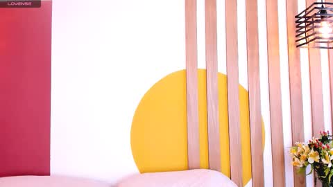 Snapshot of emmanaughty_ chatting on October 18, 8:54 pm emmanaughty_ online show from October 18, 8:54 pm