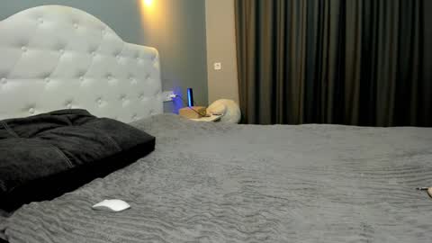 EMMA  - - online show from November 5, 9:42 pm