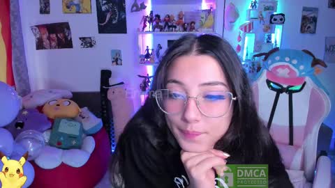 Snapshot of emmarosse11 chatting on February 20, 4:03 pm Emma online show from February 20, 4:03 pm
