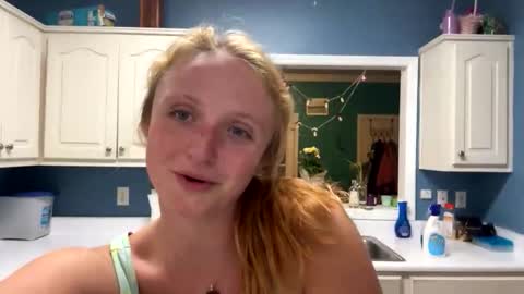 emmarouge_23 online show from October 23, 5:35 am