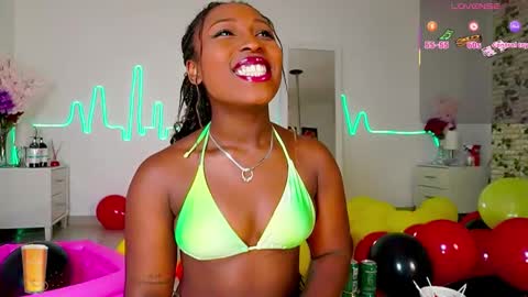 Snapshot of emmasanzoficial chatting on September 20, 12:03 pm Sara online show from September 20, 12:03 pm