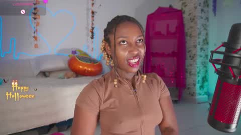 Snapshot of emmasanzoficial chatting on October 27, 12:01 pm Sara online show from October 27, 12:01 pm