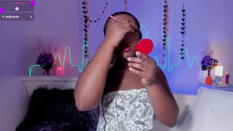 Snapshot of emmasanzoficial chatting on October 16, 11:24 am Sara online show from October 16, 11:24 am