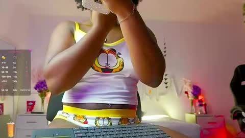 Snapshot of emmasanzoficial chatting on October 2, 11:37 am Sara online show from October 2, 11:37 am