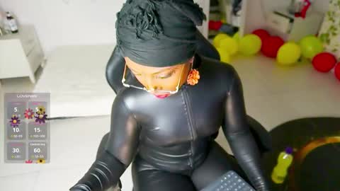 Snapshot of emmasanzoficial chatting on September 26, 12:03 pm Sara online show from September 26, 12:03 pm