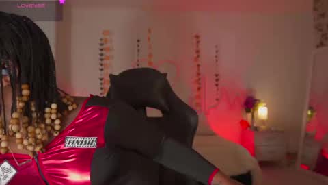 Snapshot of emmasanzoficial chatting on October 19, 11:45 am Sara online show from October 19, 11:45 am