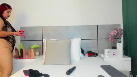  Emma  online show from December 31, 2:08 am