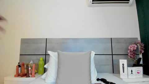  Emma  online show from January 31, 1:33 am