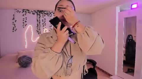 Emma Torres online show from September 30, 3:39 pm