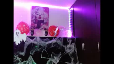 Snapshot of emmatower chatting on October 11, 10:12 pm emmatower online show from October 11, 10:12 pm