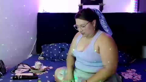 Snapshot of emmatower chatting on September 19, 11:59 pm emmatower online show from September 19, 11:59 pm