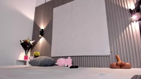 Snapshot of emmazc_ chatting on October 17, 8:56 pm emmazc_ online show from October 17, 8:56 pm