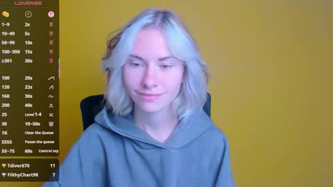 Snapshot of emmi_rossum chatting on September 12, 5:52 am Emmi online show from September 12, 5:52 am