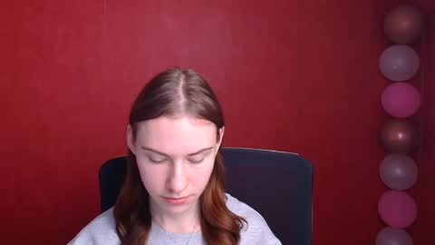 Snapshot of emmi_rossum chatting on February 26, 12:27 pm Emmi online show from February 26, 12:27 pm