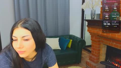 Snapshot of emmi_swon chatting on October 17, 7:06 pm Mia online show from October 17, 7:06 pm