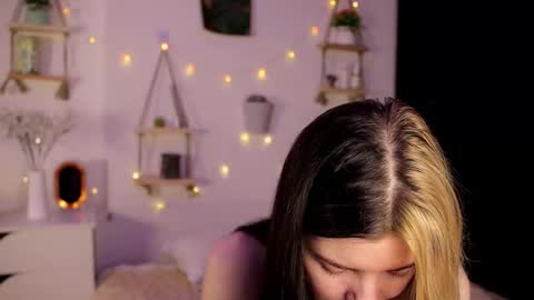 emmie_everly online show from October 21, 7:18 pm