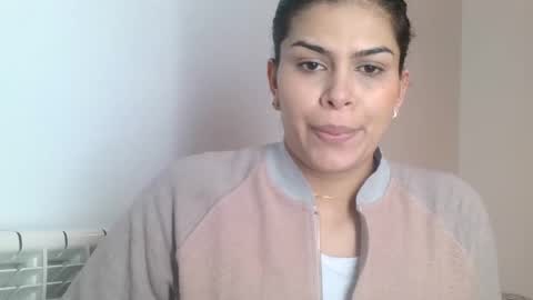 emmie online show from December 17, 3:39 pm