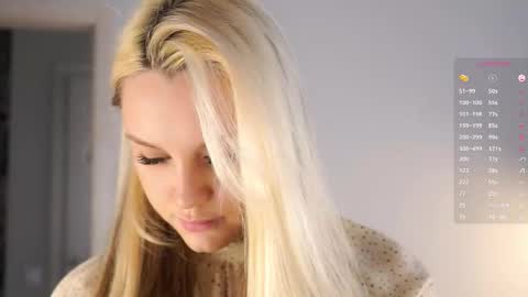 Snapshot of emmiemurray chatting on September 21, 6:45 am Aurora online show from September 21, 6:45 am