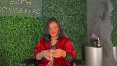 Snapshot of emmiily_z chatting on January 18, 5:41 am Emmiily online show from January 18, 5:41 am