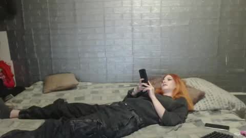 Snapshot of emmily000 chatting on December 20, 12:52 am Emmily000 online show from December 20, 12:52 am