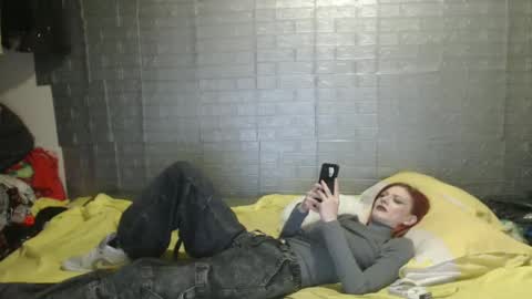 Snapshot of emmily000 chatting on March 12, 2:30 am Emmily000 online show from March 12, 2:30 am