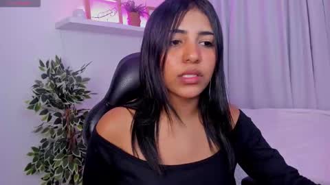 Snapshot of emmy_heart7 chatting on October 1, 3:44 am Emmy Heart online show from October 1, 3:44 am