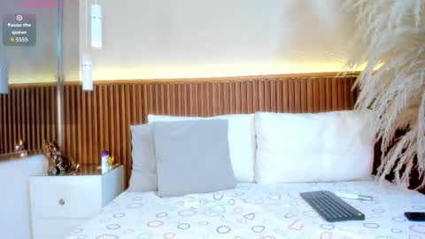 Emmy Lander online show from October 11, 9:17 pm